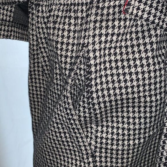 VGT houndstooth long pencil skirt. Size small - Picture 2 of 5